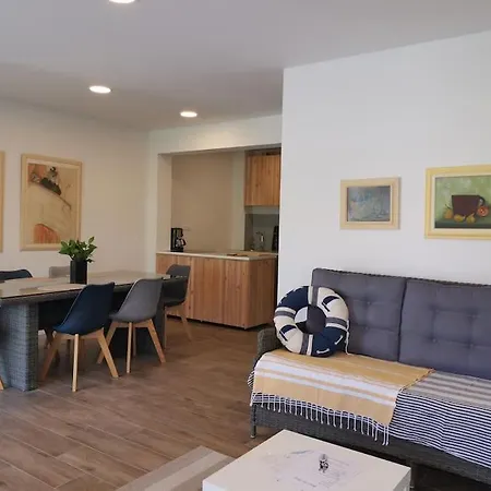 Happy Summertime Garden Apartment Makarska