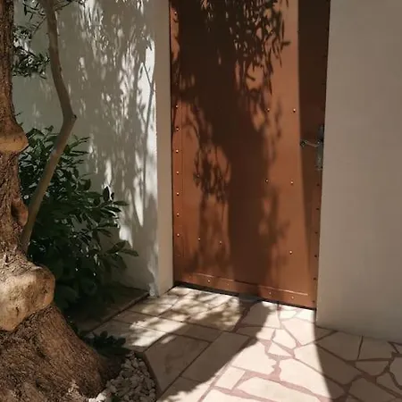 Apartment Happy Summertime Garden *