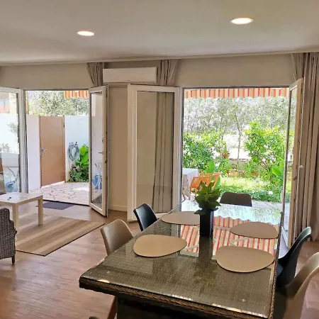 Happy Summertime Garden Apartment Makarska